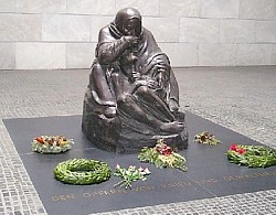 Kathe Kollwitz sculpture in Berlin Neue Wache, 1993