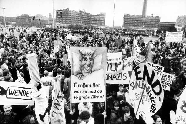 Berlin, November 4, 1989: demonstration